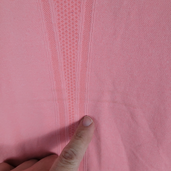 IVIVVA | sleeveless crewneck stretch athletic top - Picture 6 of 7